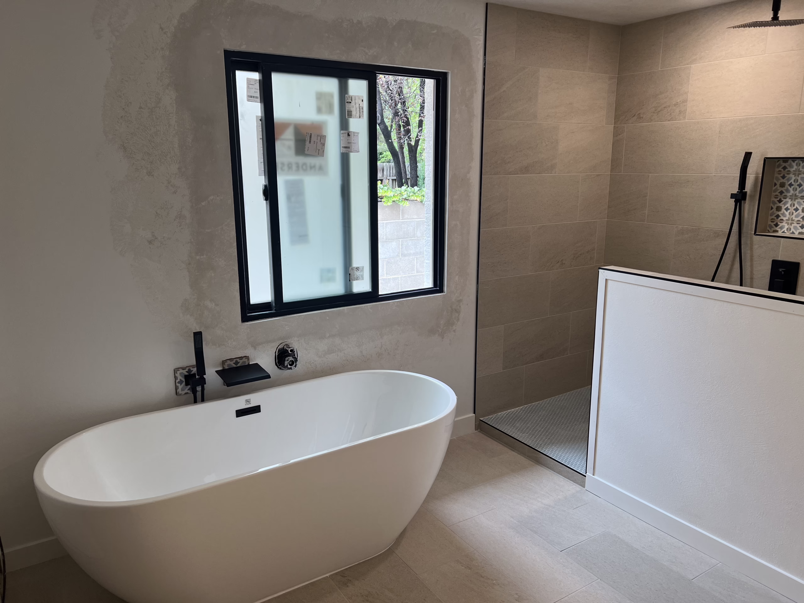Walk-In Shower or Bathtub